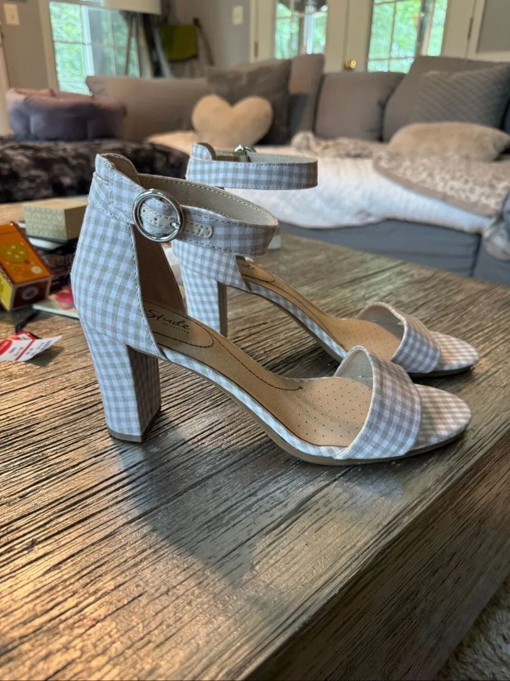 Life Stride Averly Tan & White Gingham Block Heel Ankle Strap Sandals sz 11 NEW